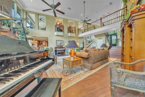 401 Canyon Creek Trail Fort Worth TX 76112