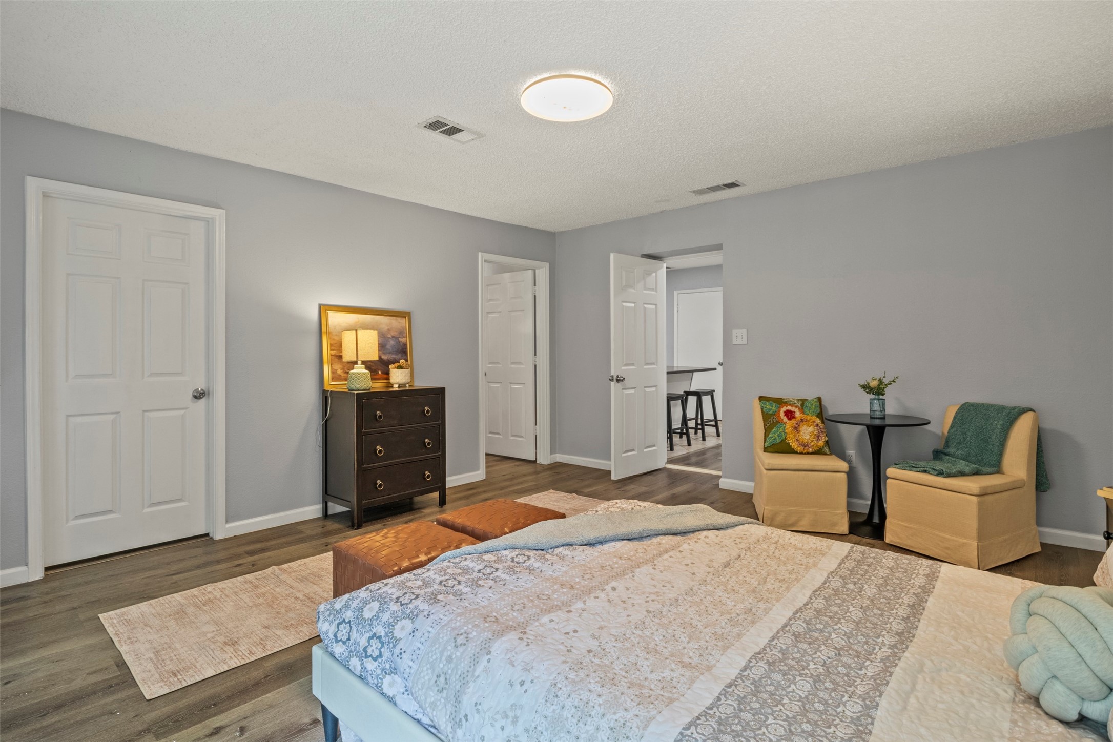 706 Henslee Drive Euless TX 76040