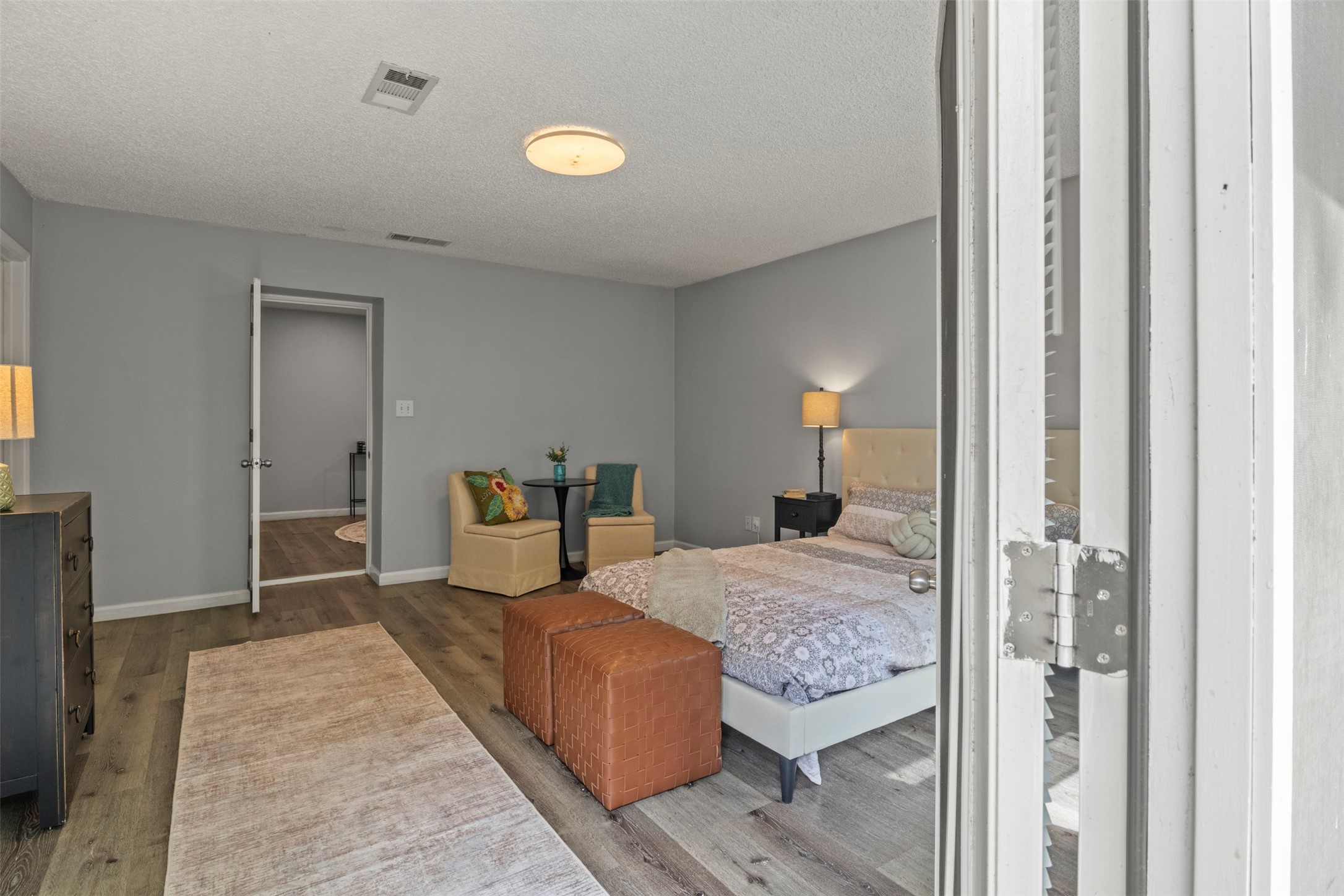 706 Henslee Drive Euless TX 76040