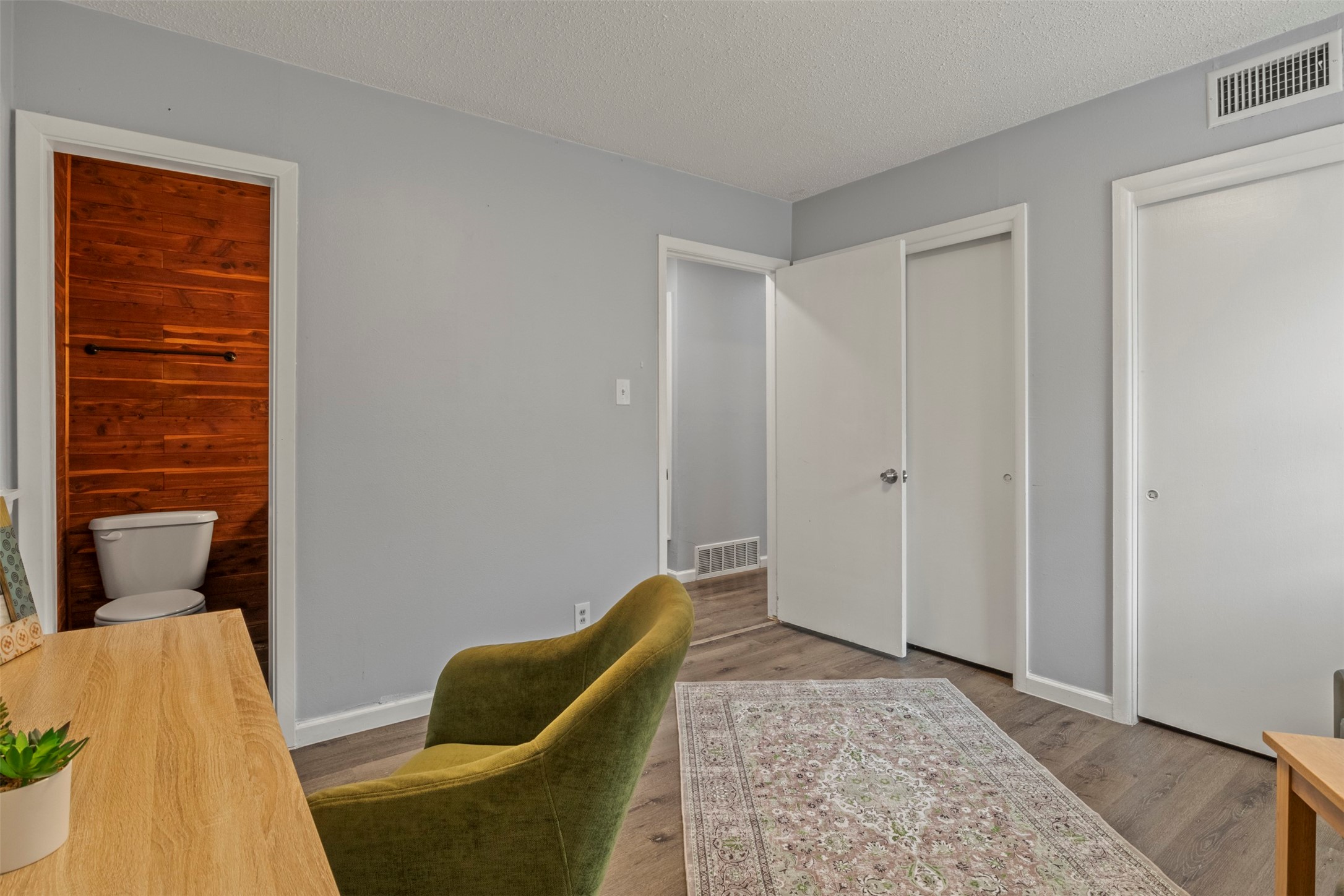 706 Henslee Drive Euless TX 76040