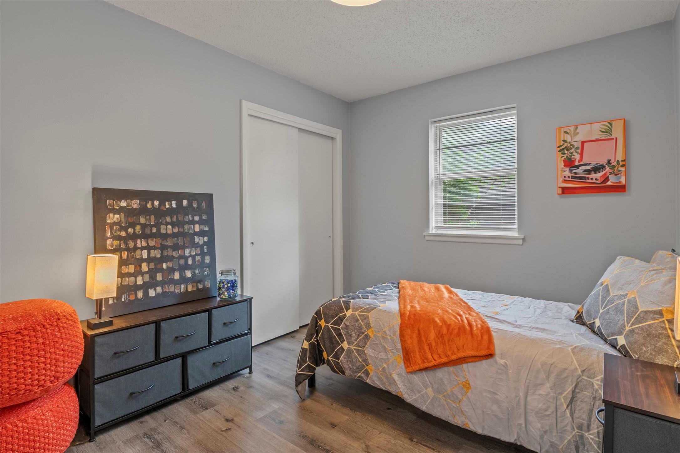 706 Henslee Drive Euless TX 76040