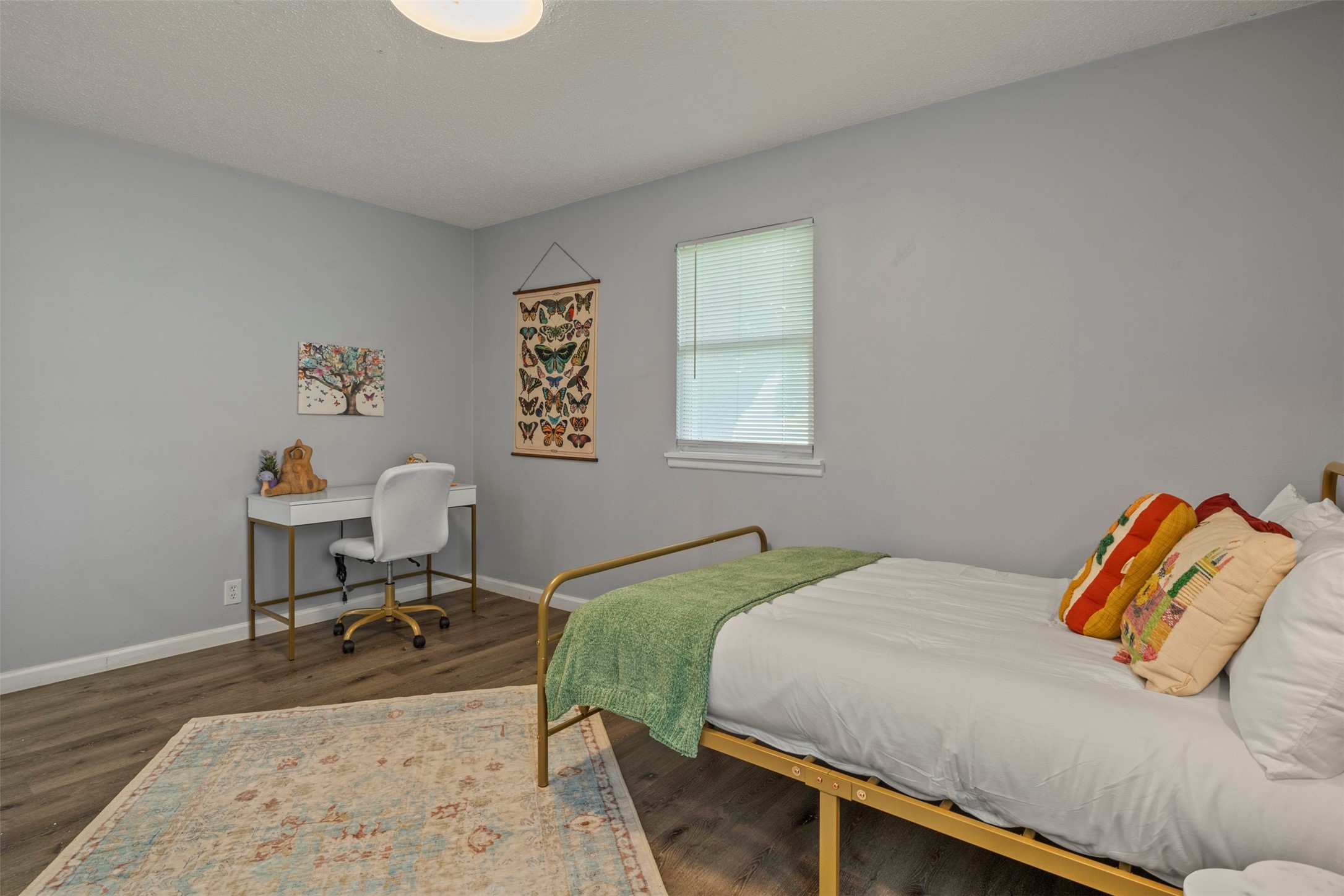 706 Henslee Drive Euless TX 76040
