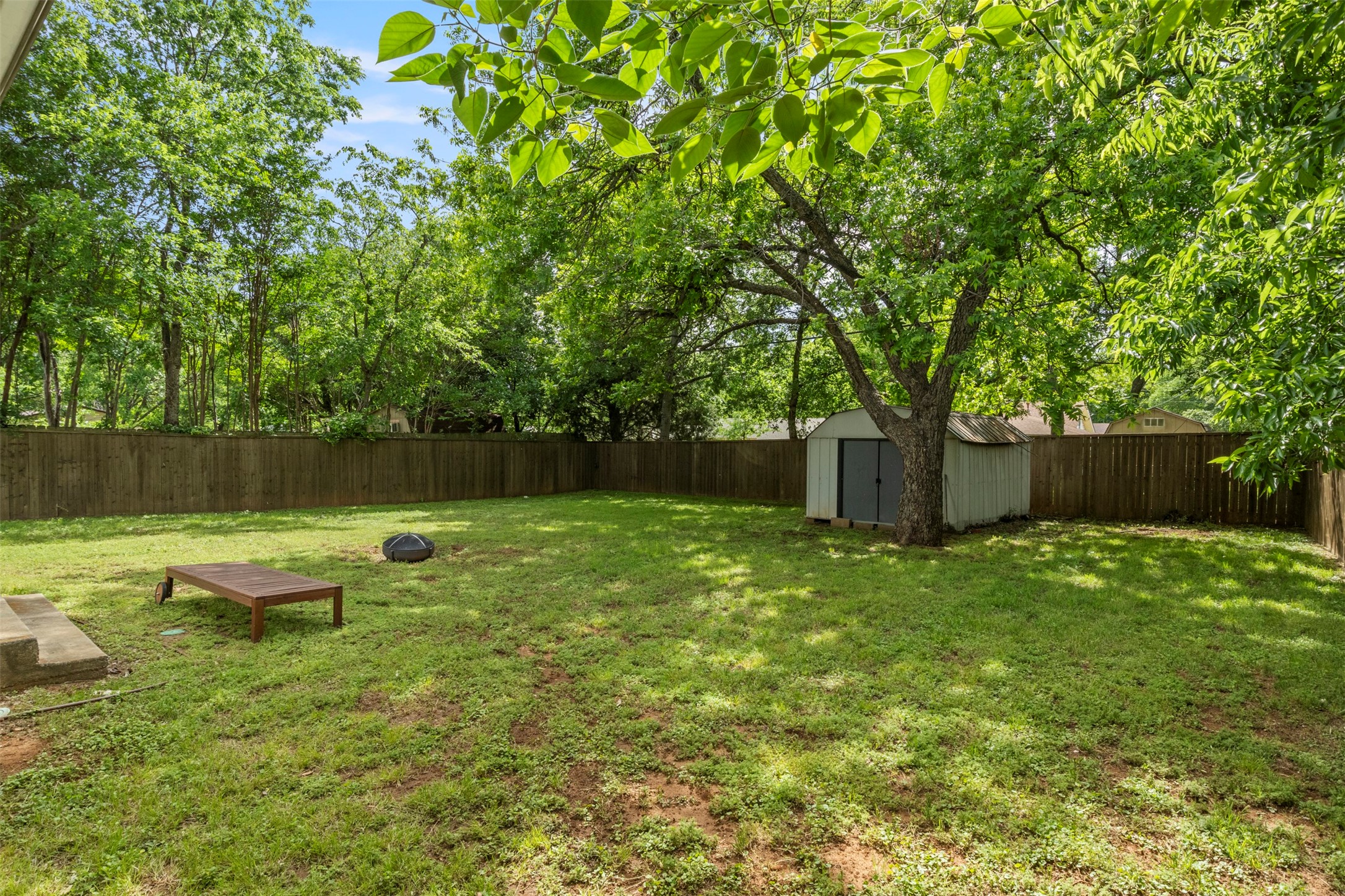 706 Henslee Drive Euless TX 76040