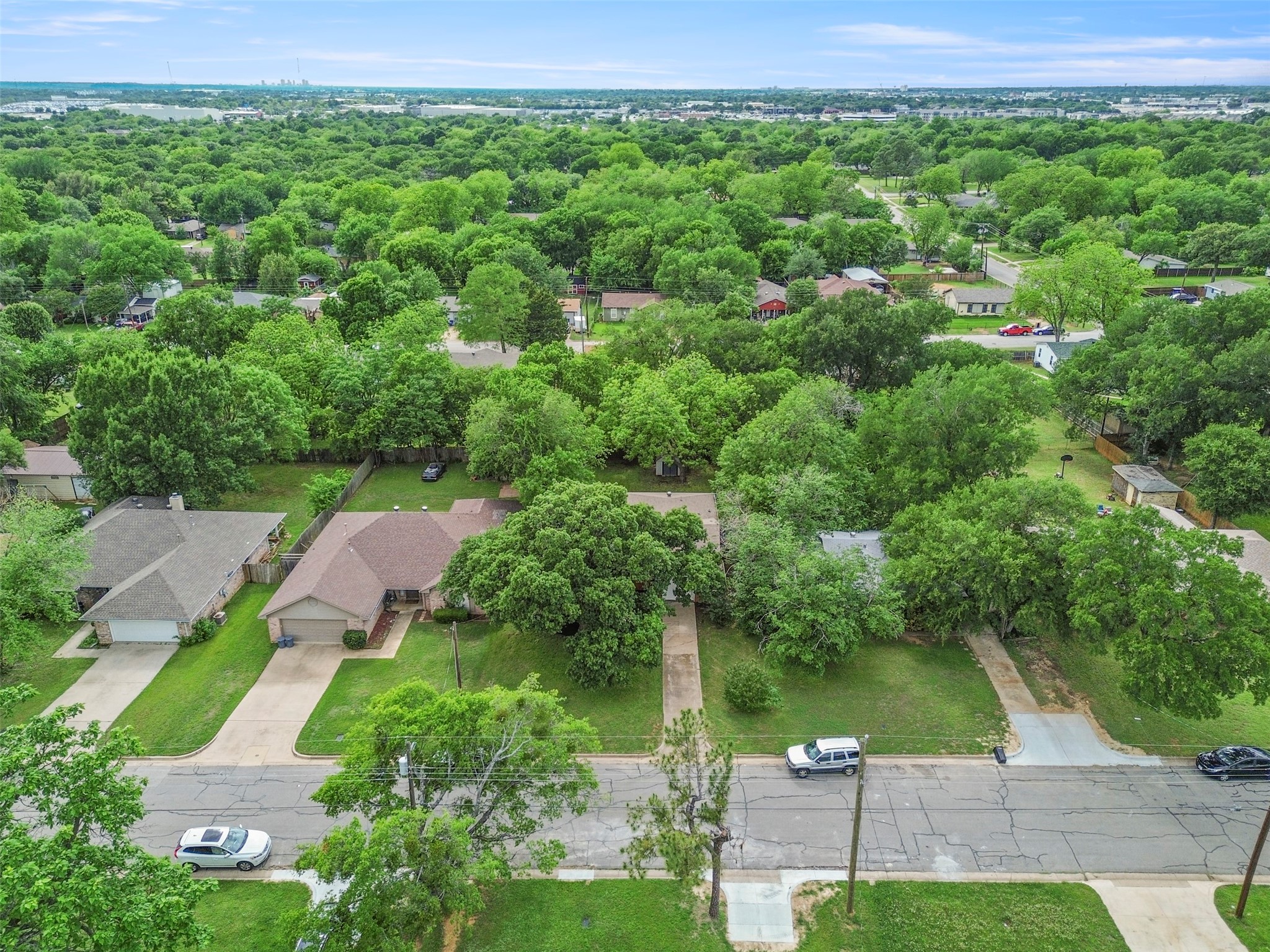 706 Henslee Drive Euless TX 76040