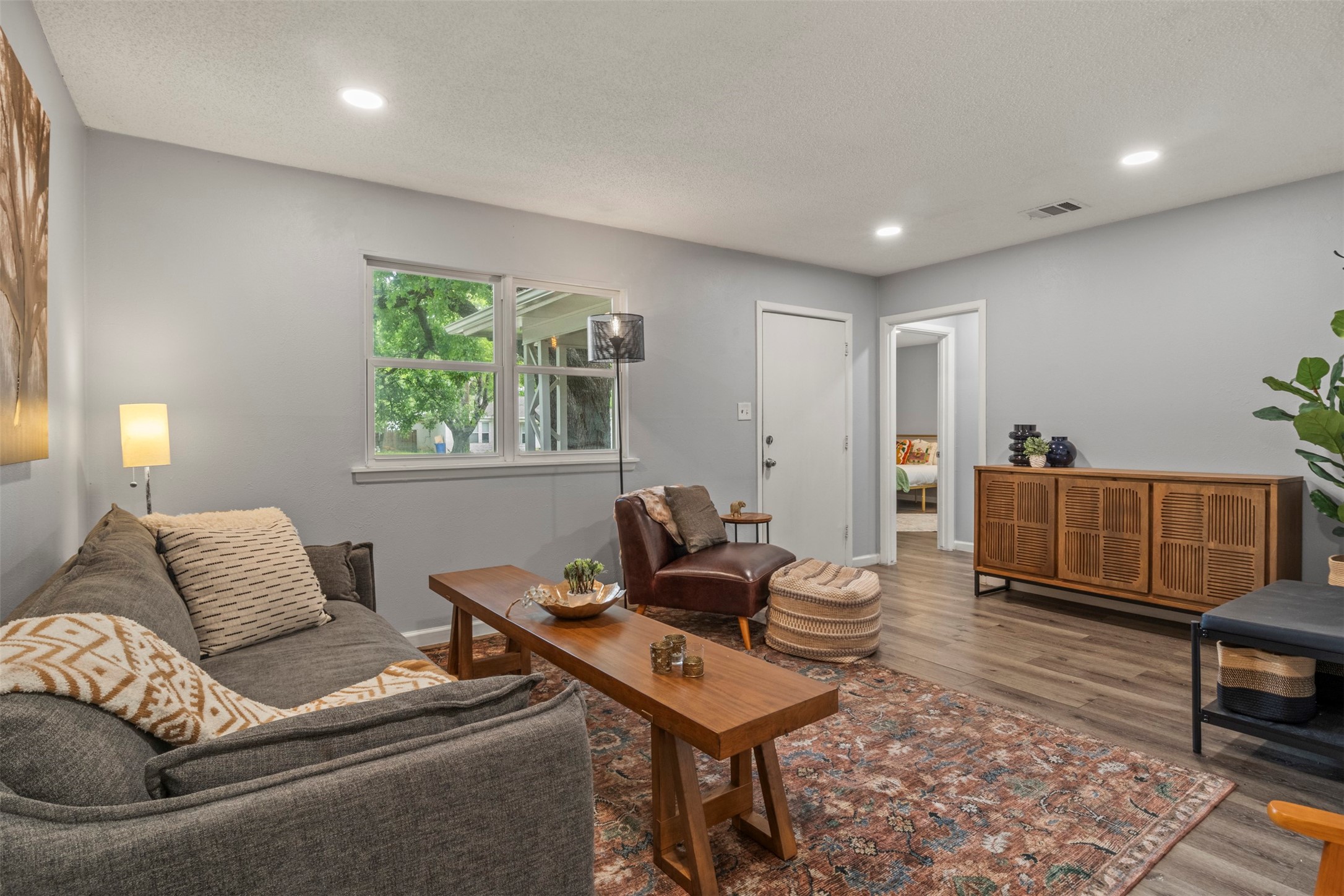706 Henslee Drive Euless TX 76040