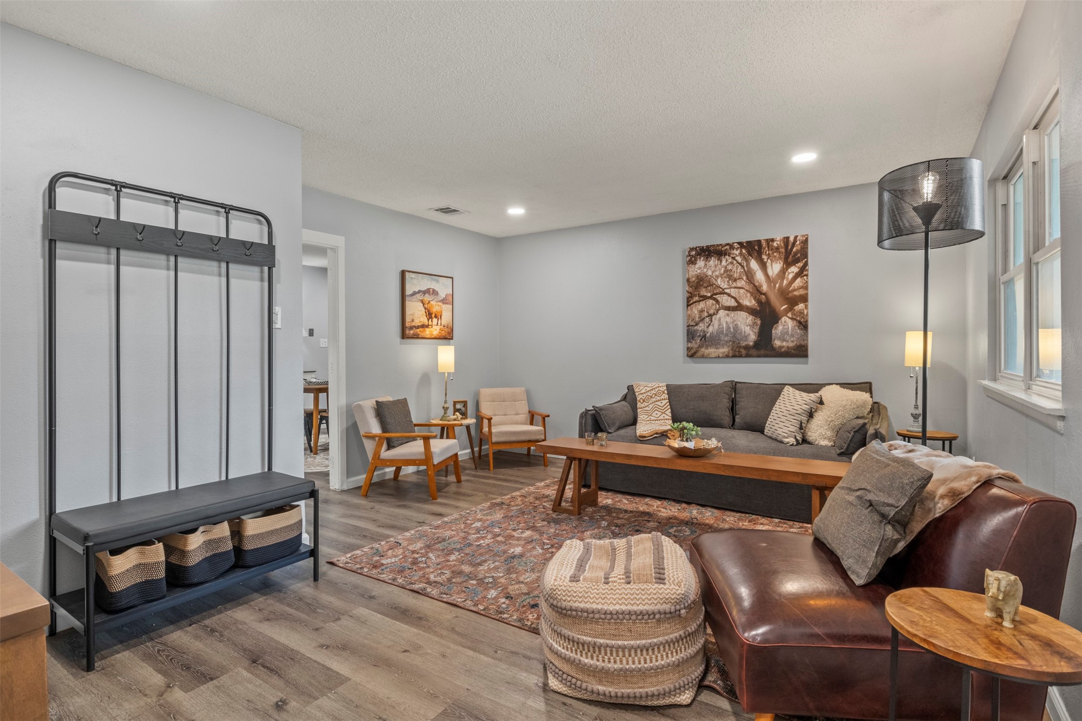 706 Henslee Drive Euless TX 76040