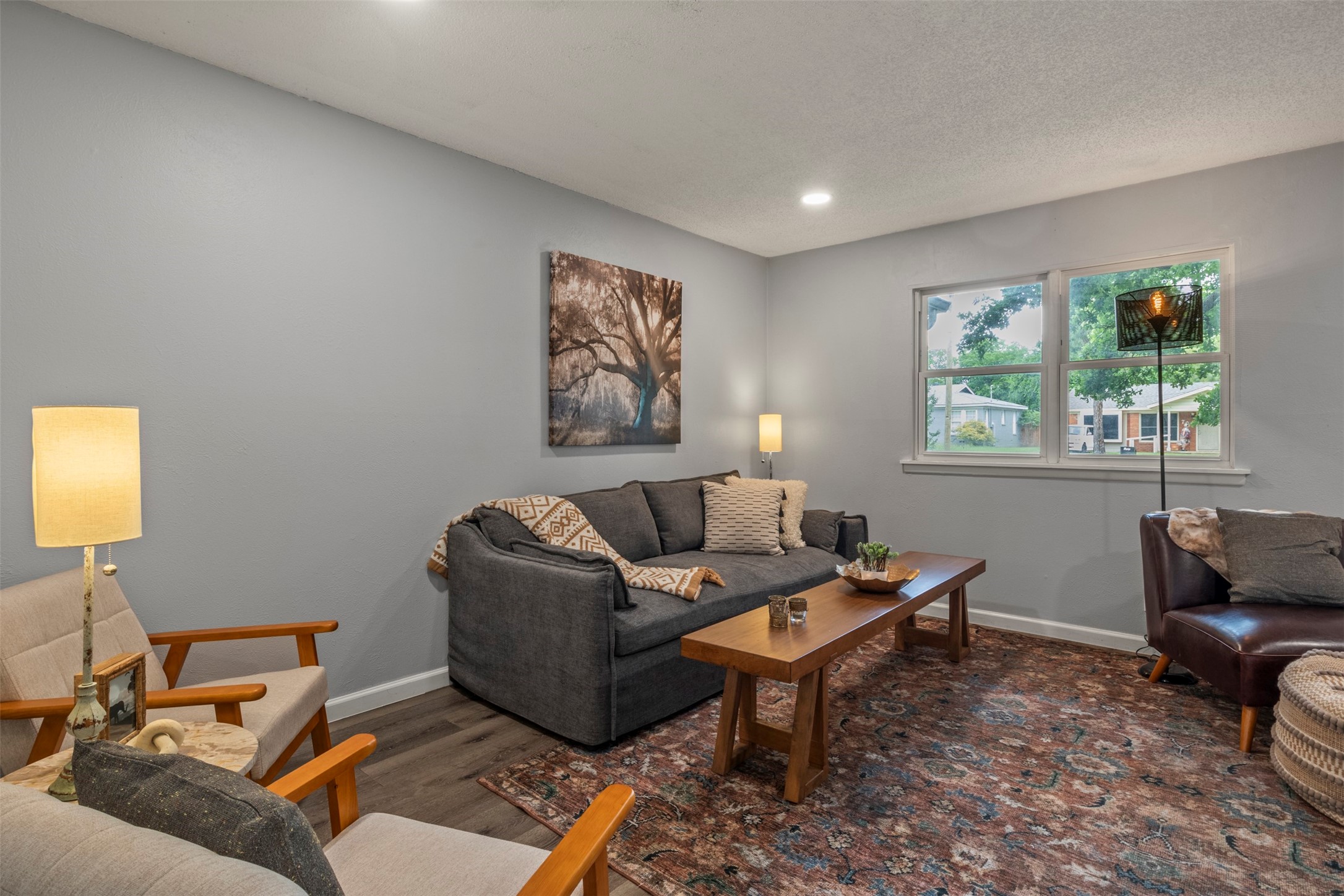 706 Henslee Drive Euless TX 76040