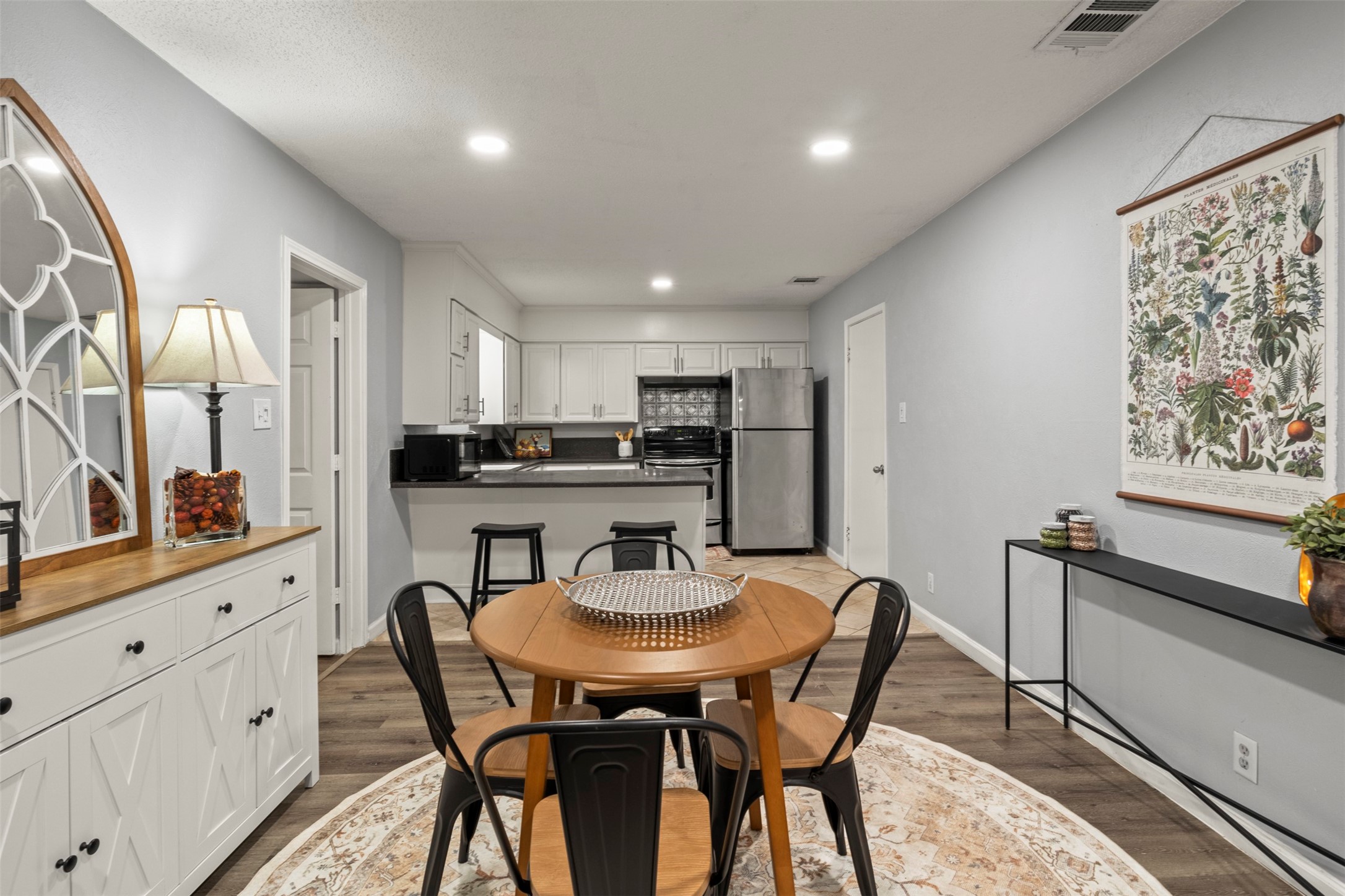 706 Henslee Drive Euless TX 76040