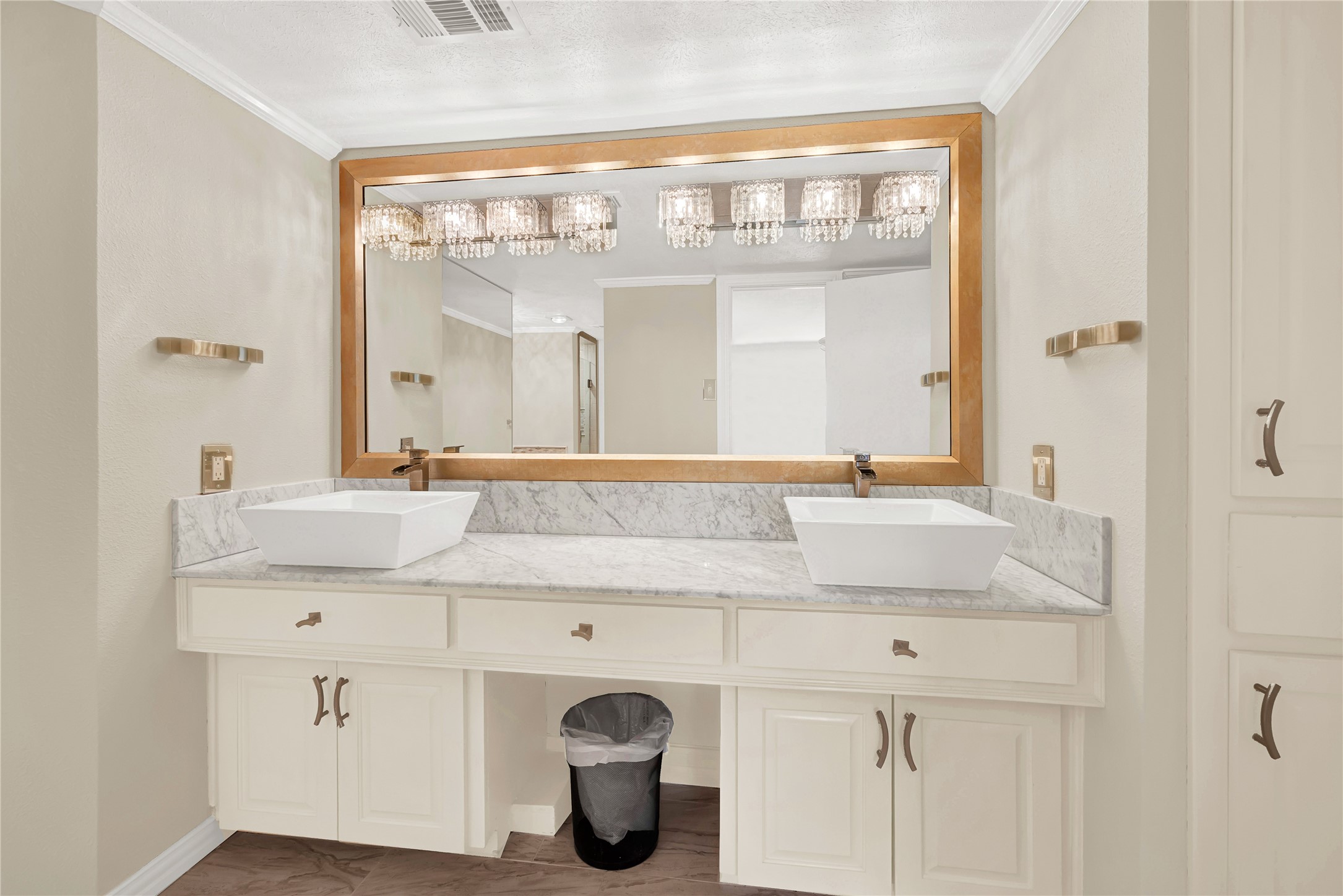 6703 Beth Court Garland TX 75044