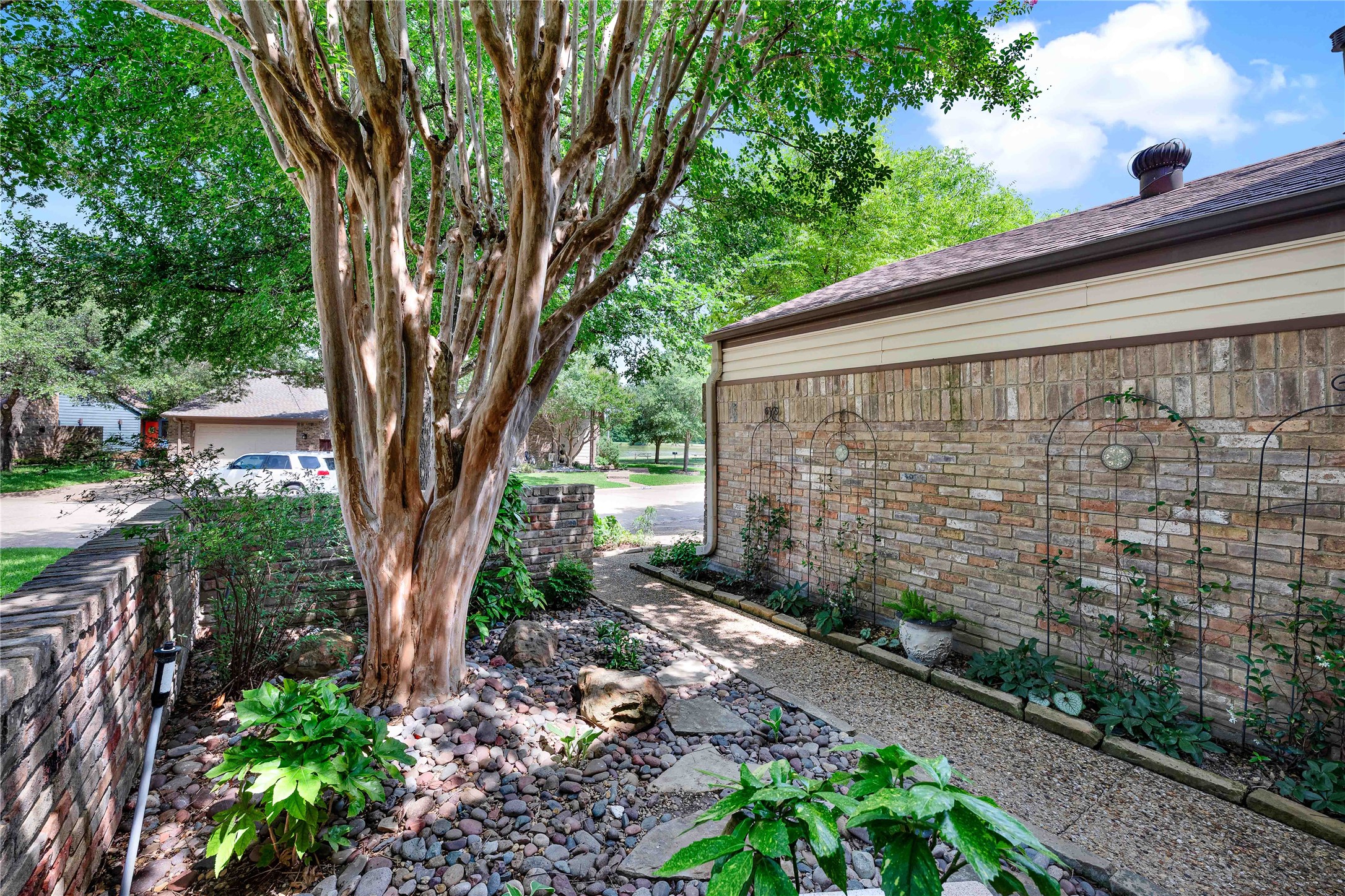 6703 Beth Court Garland TX 75044