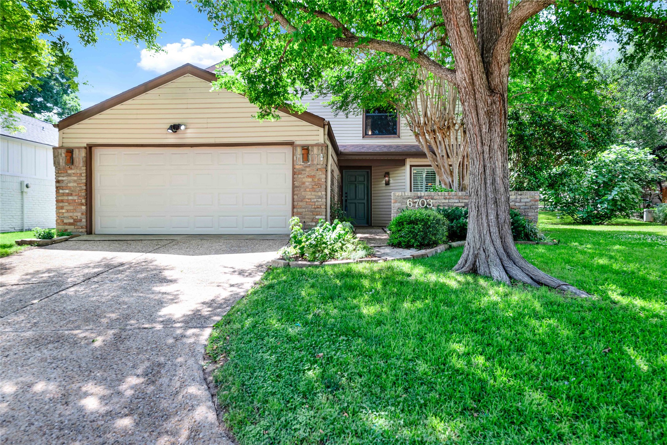 6703 Beth Court Garland TX 75044