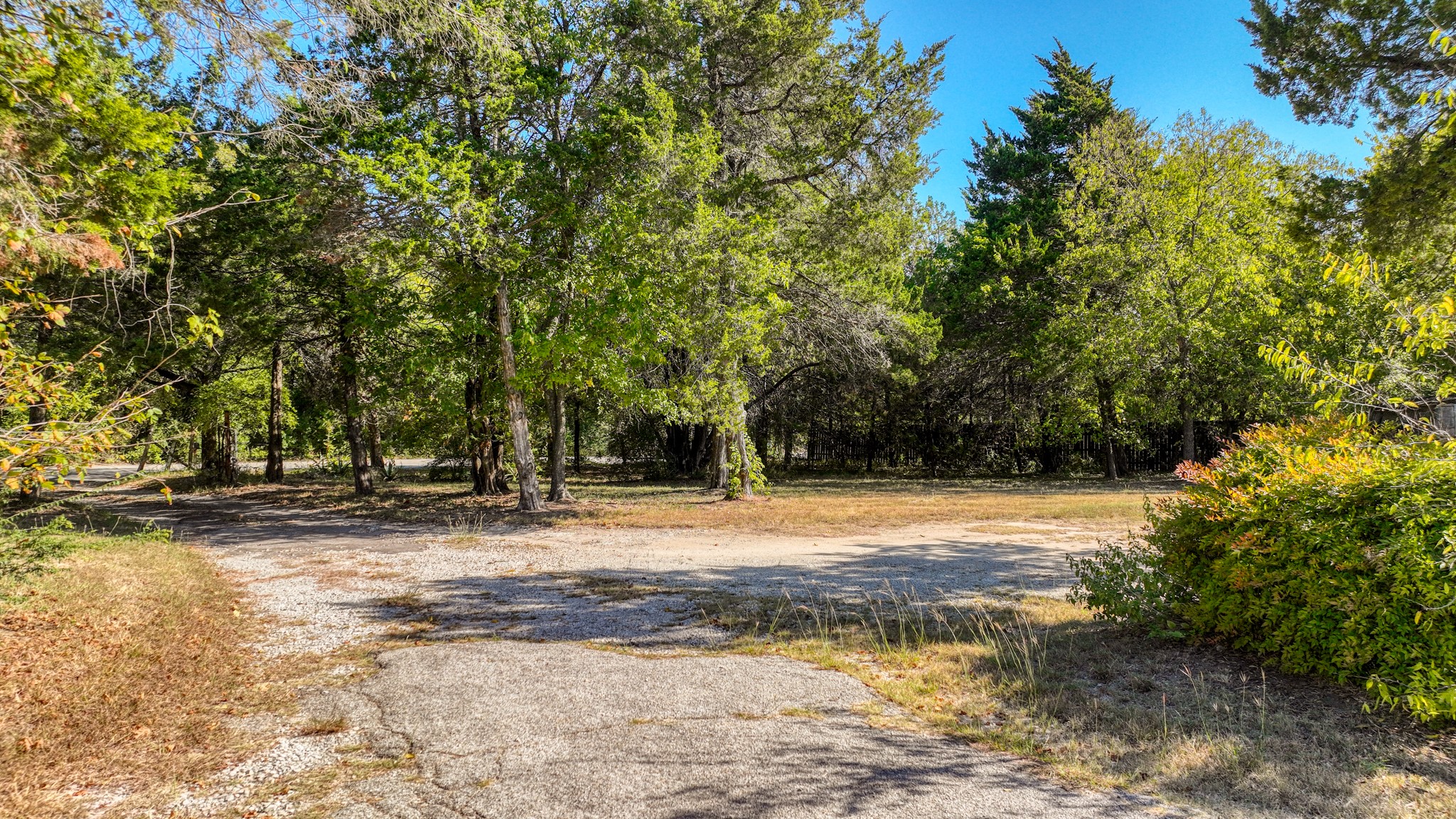 1922 W Pleasant Run Road Desoto TX 75115