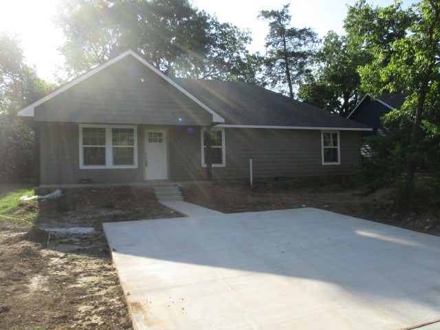 1010 N 5th Avenue Denison TX 75021