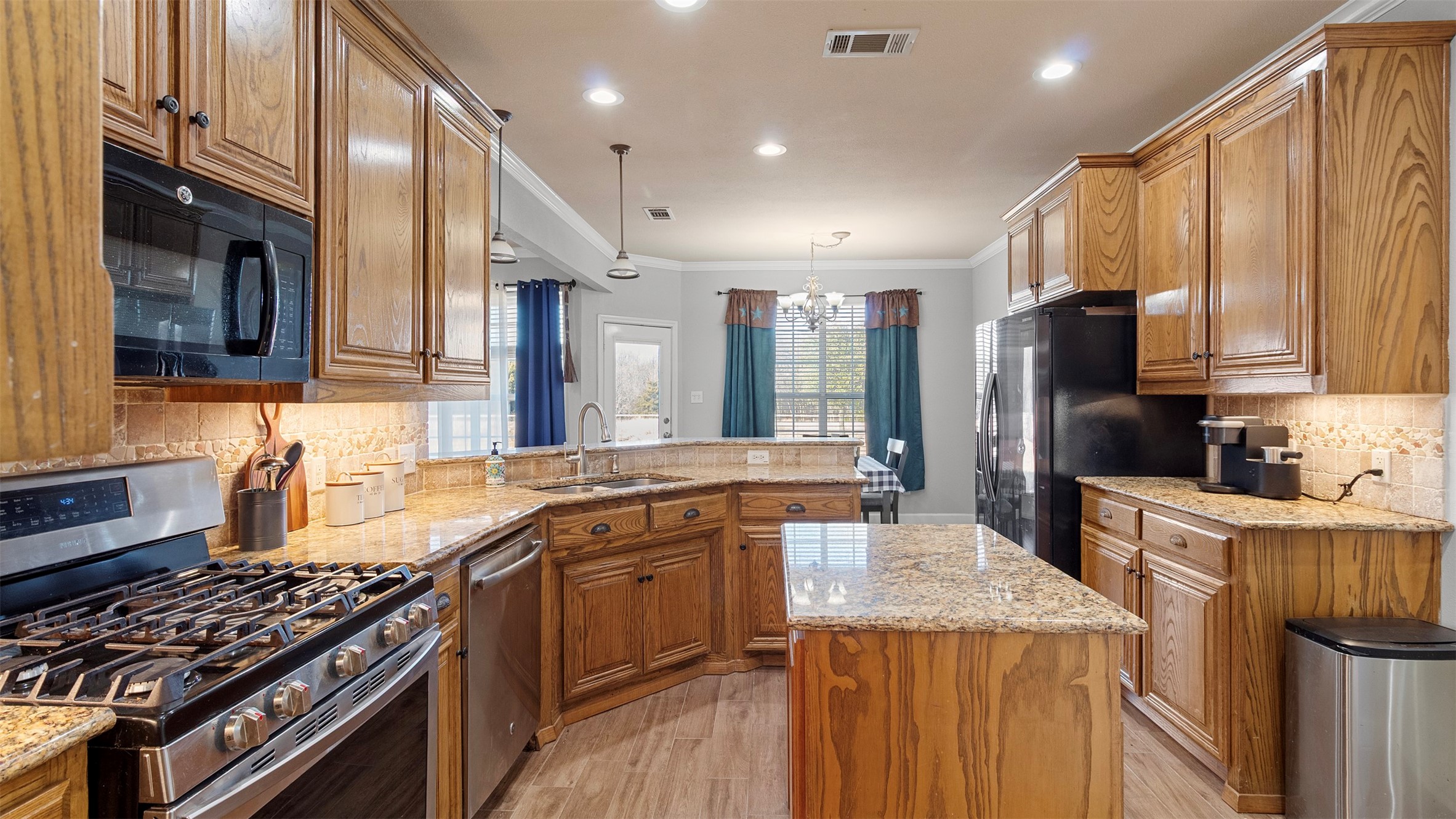 2611 Lonesome Dove Farmersville TX 75442