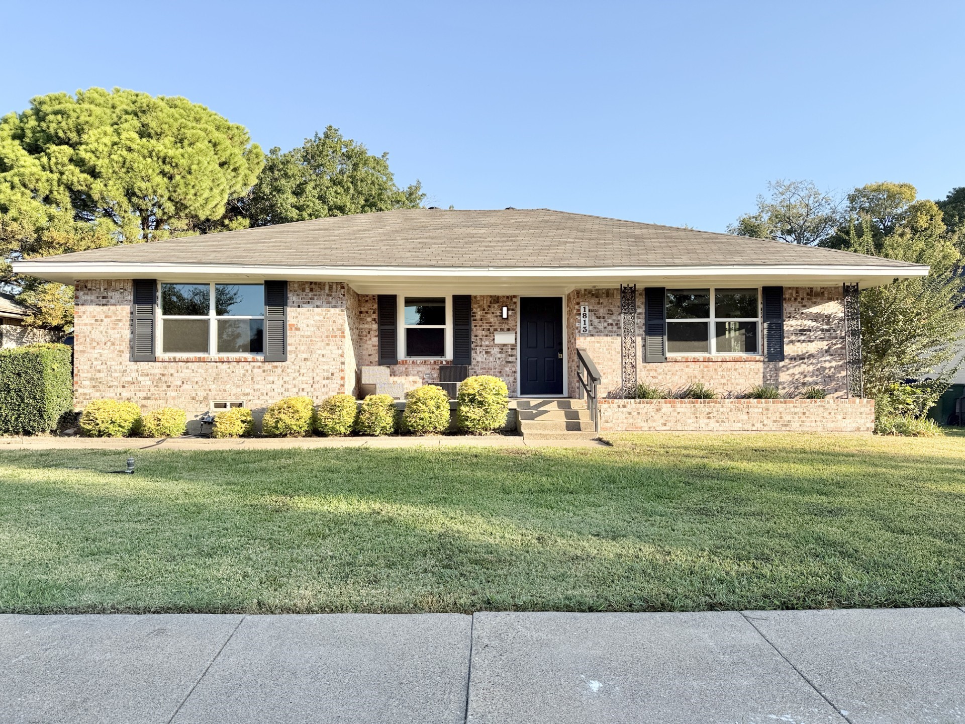 1813 Bardfield Avenue Garland TX 75041