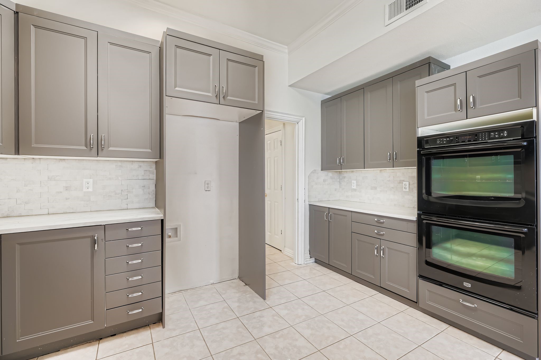 2210 Club Creek Circle Garland TX 75043