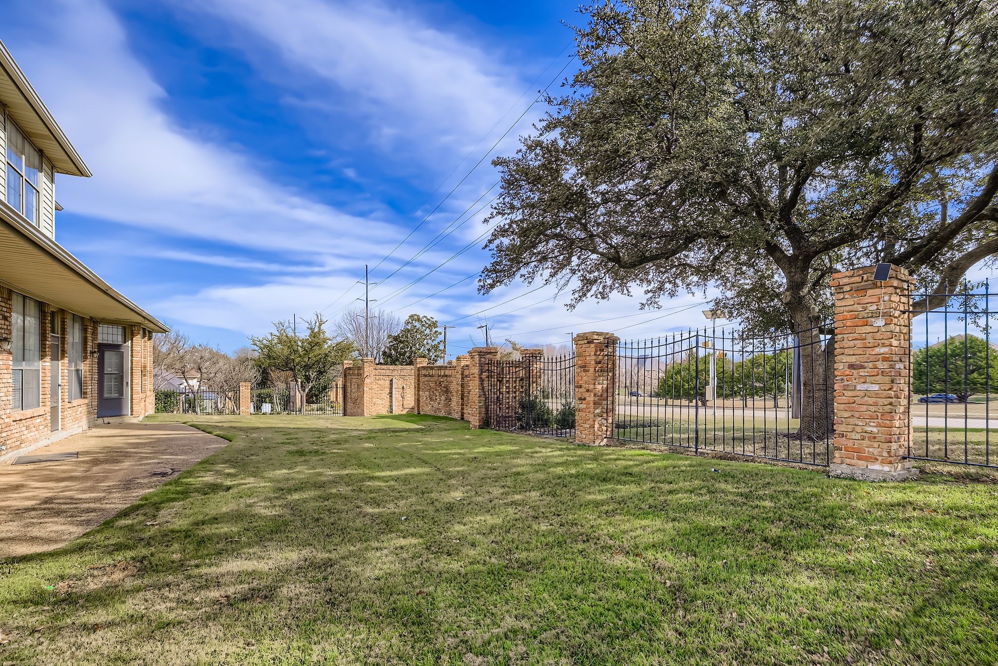 2210 Club Creek Circle Garland TX 75043