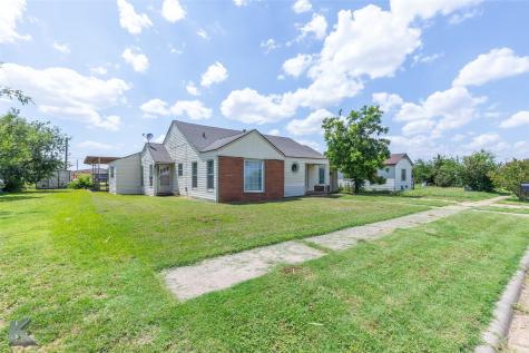 1114 Avenue L Anson TX 79501