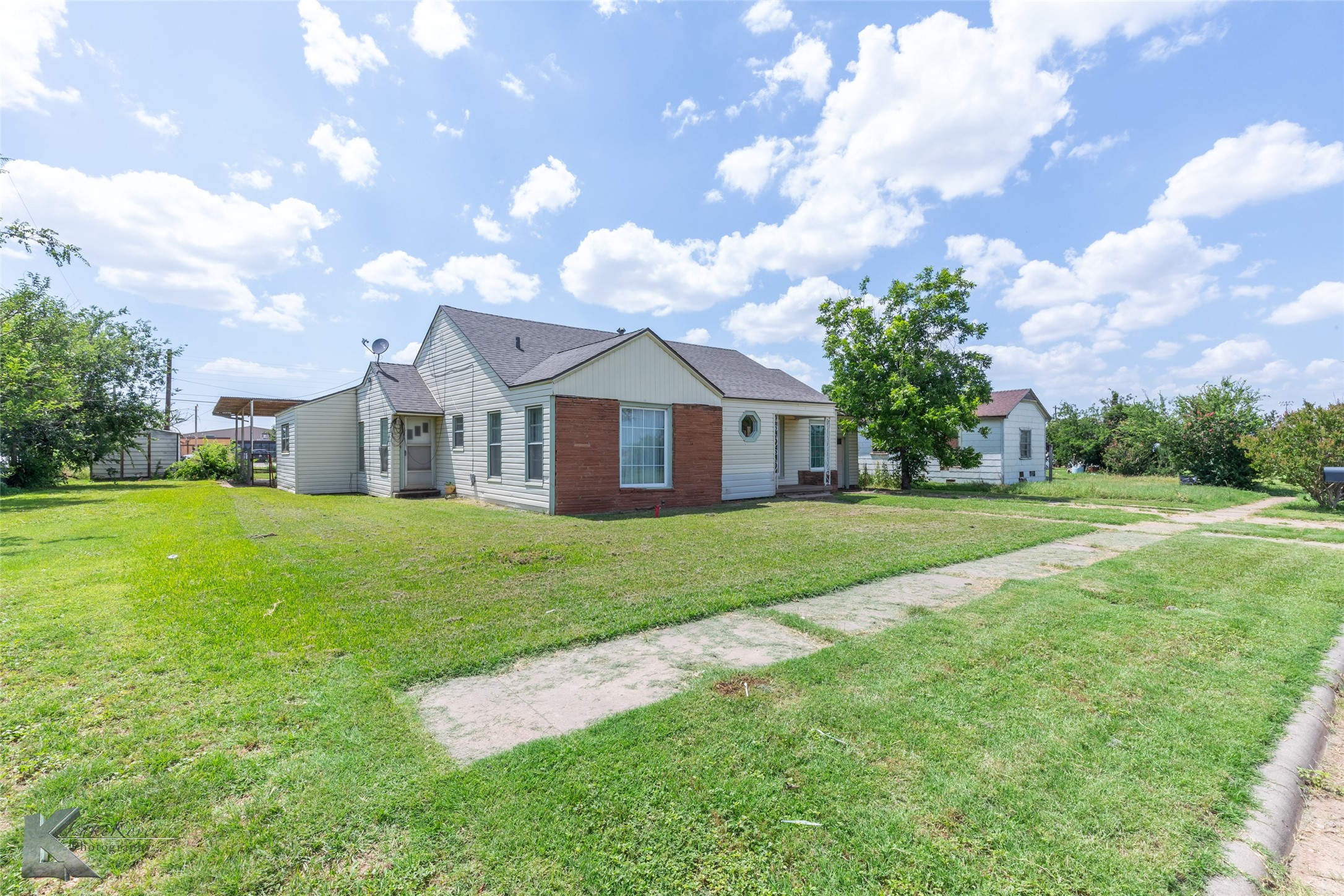 1114 Avenue L Anson TX 79501