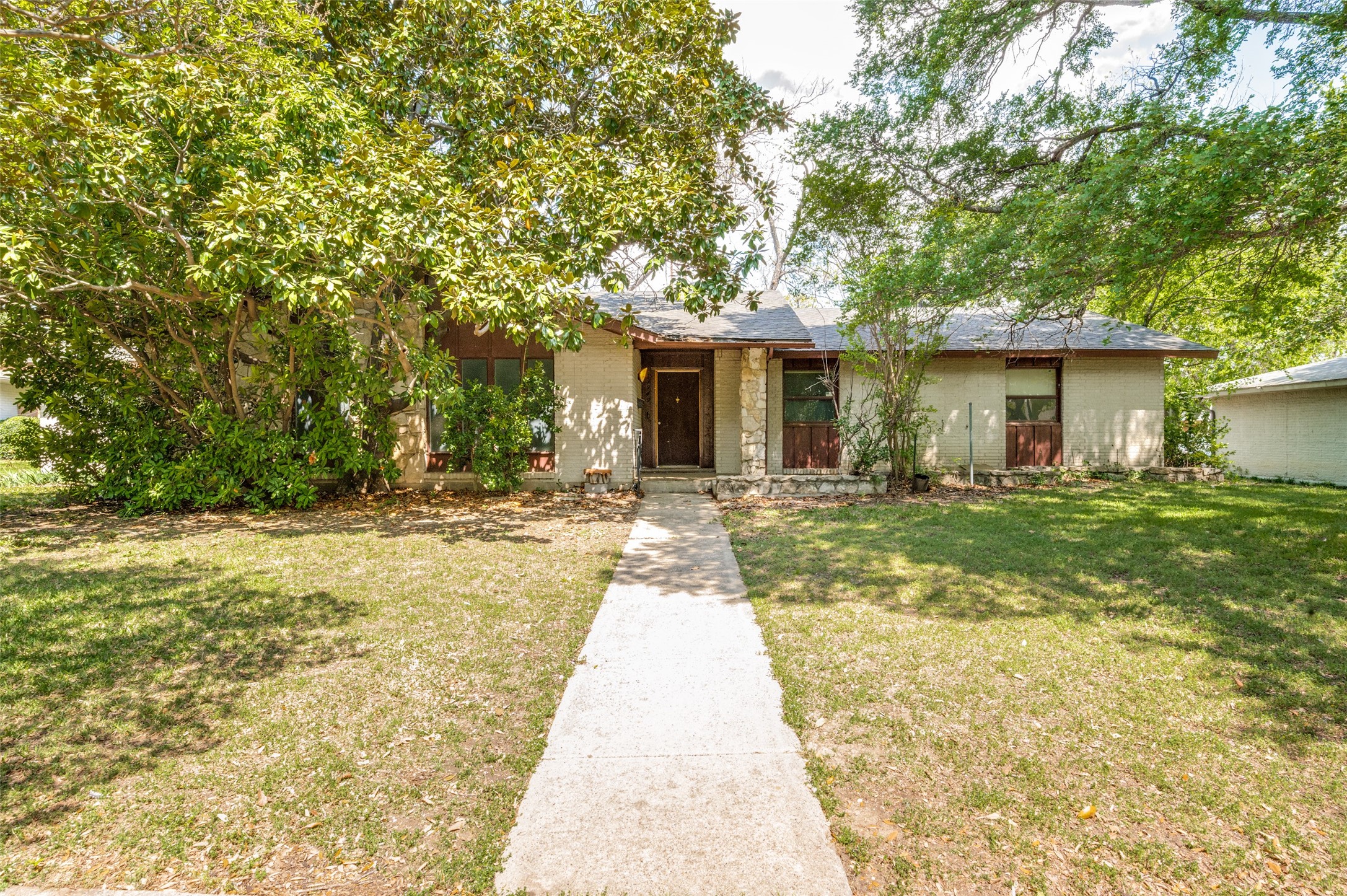 3949 Royal Palms Court Dallas TX 75244