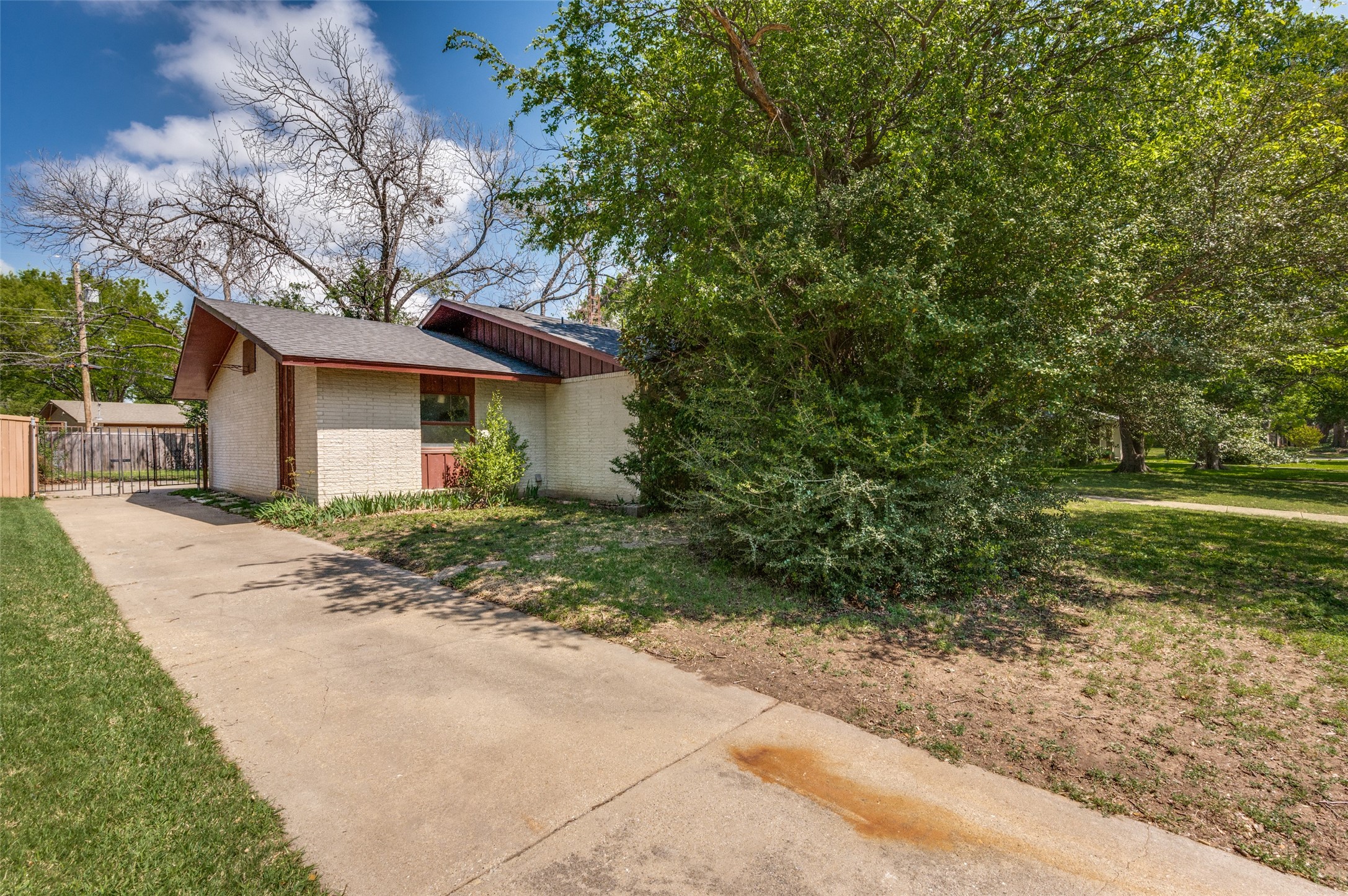 3949 Royal Palms Court Dallas TX 75244