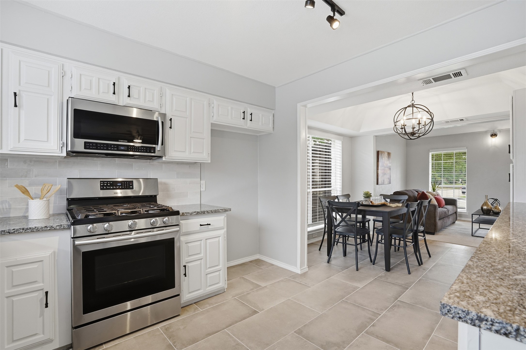 5017 Roundtable Lane Garland TX 75044