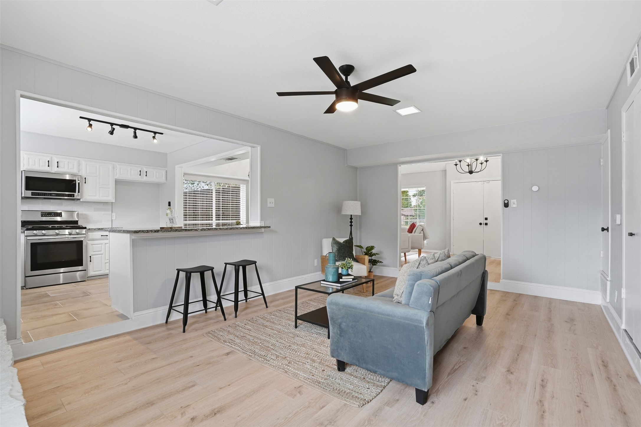 5017 Roundtable Lane Garland TX 75044