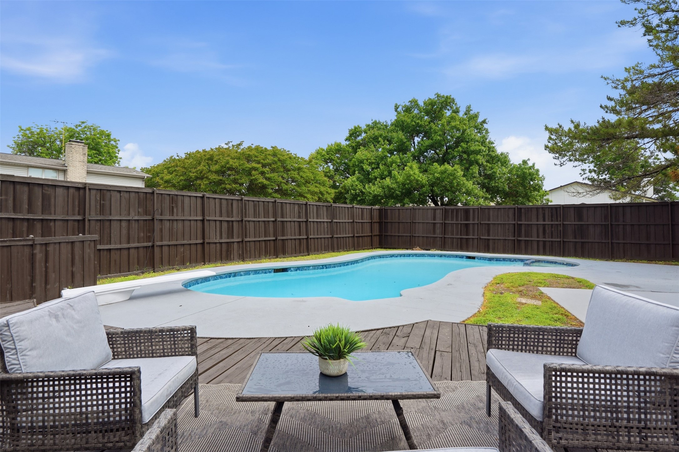 5017 Roundtable Lane Garland TX 75044