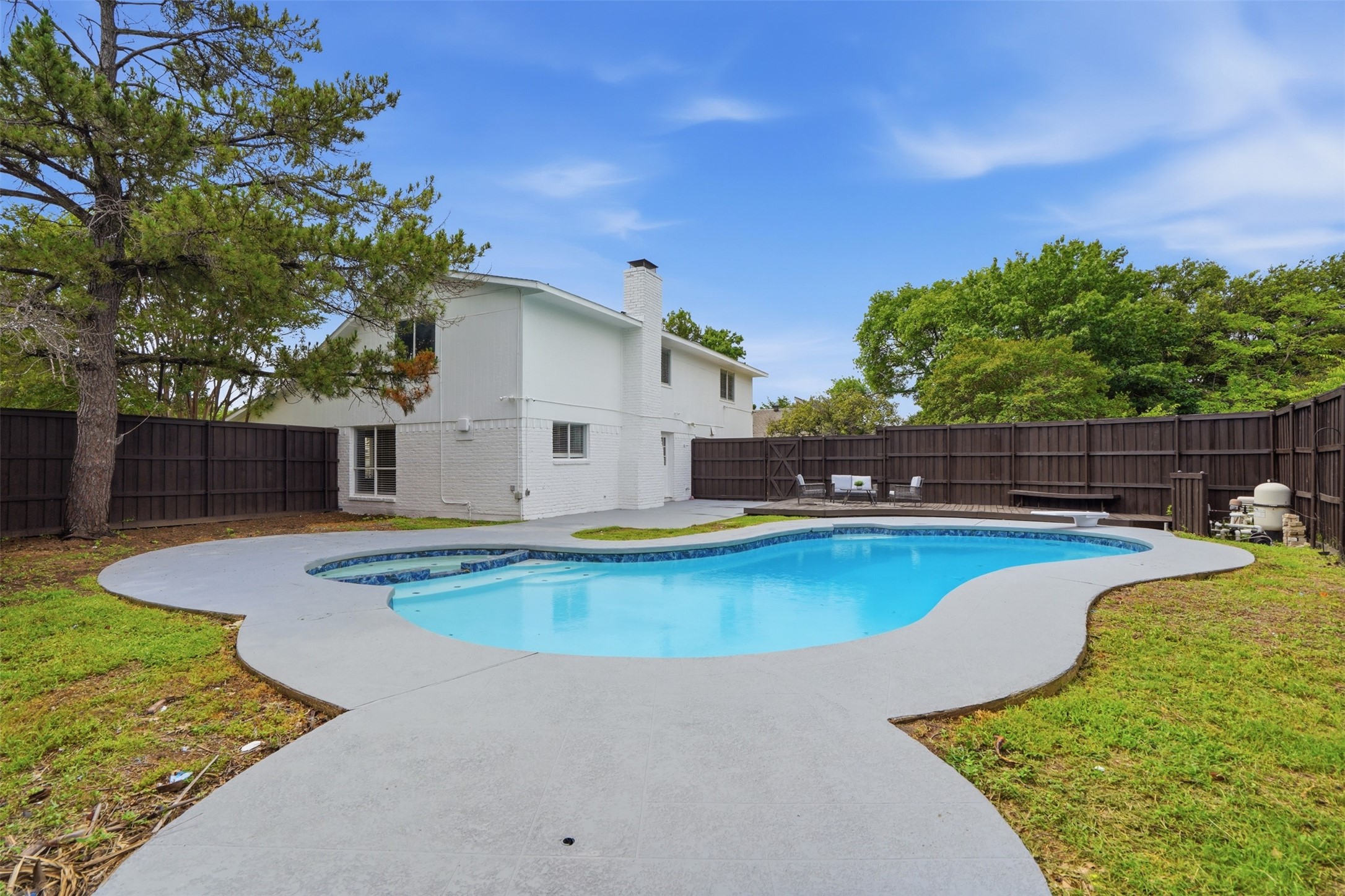 5017 Roundtable Lane Garland TX 75044