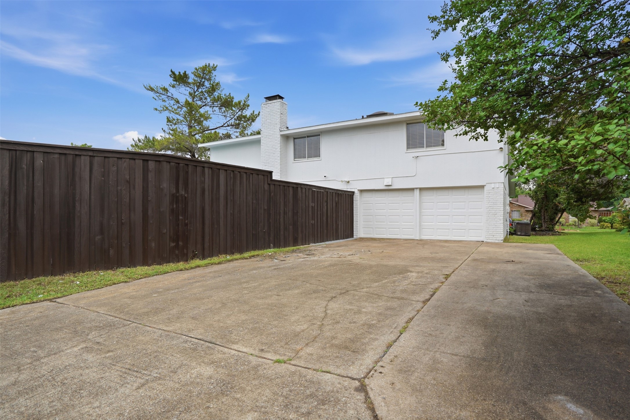5017 Roundtable Lane Garland TX 75044