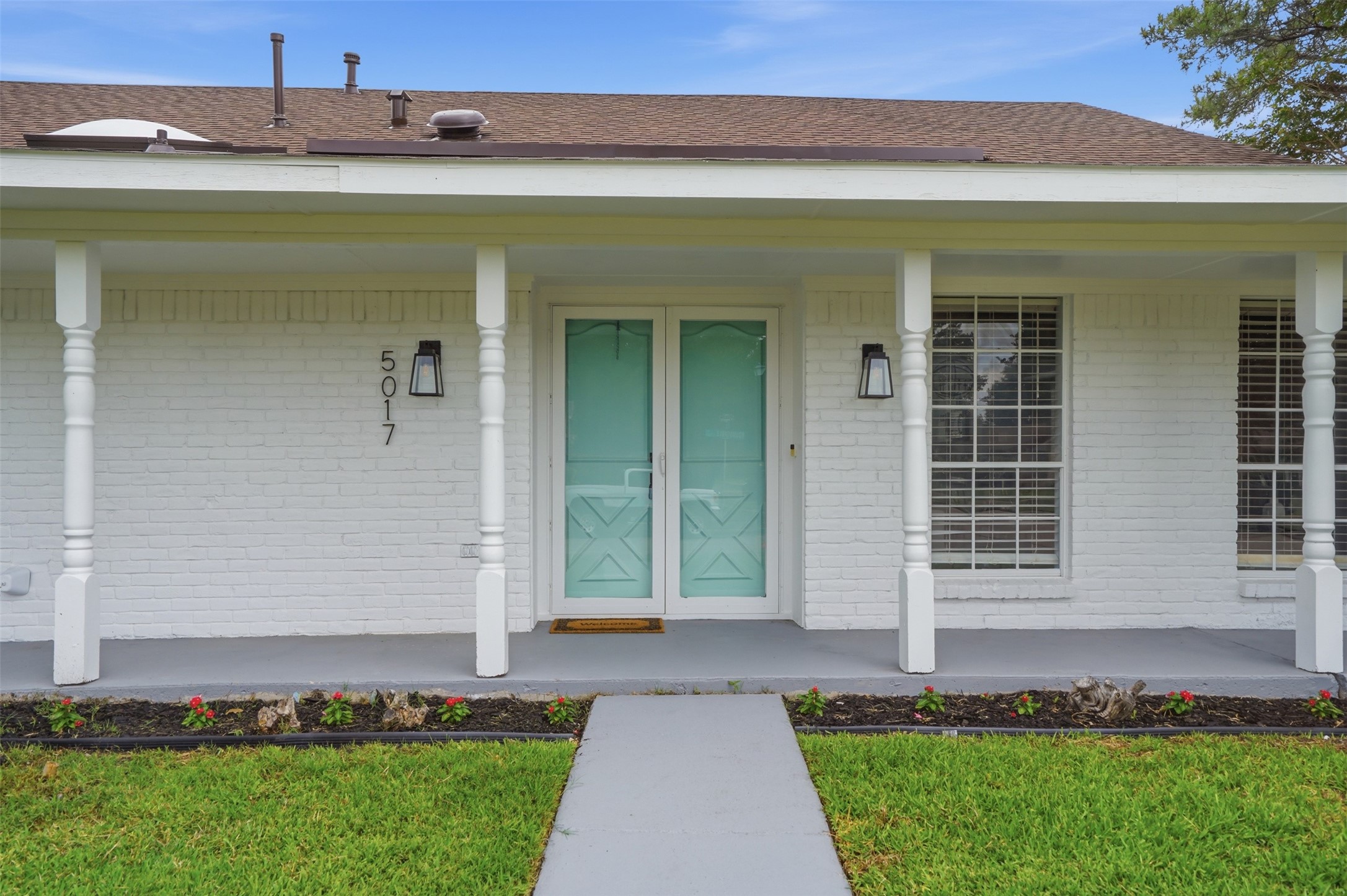 5017 Roundtable Lane Garland TX 75044