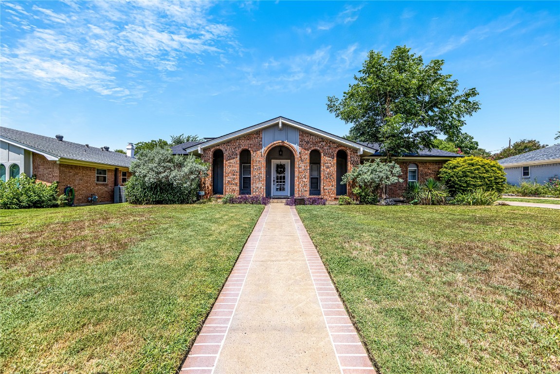 1721 Cynthia Lane Hurst TX 76054
