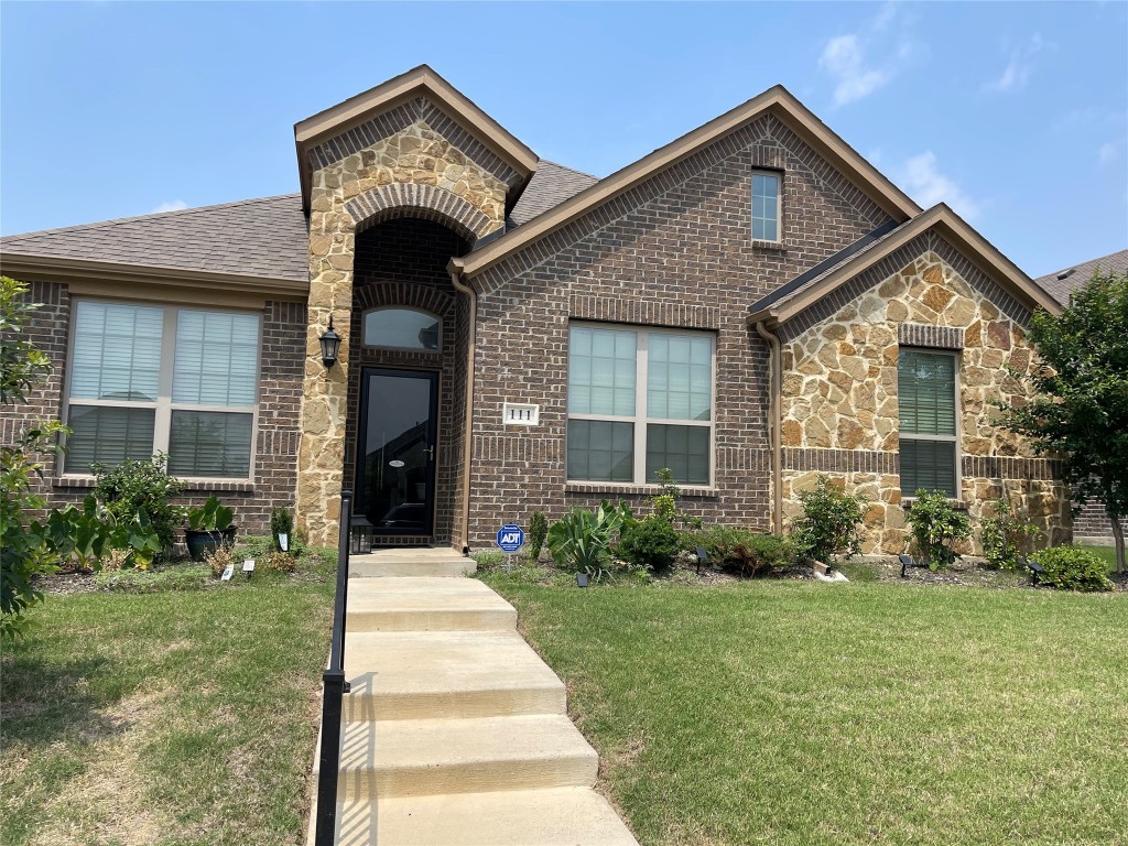 111 Happy Lane Red Oak TX 75154