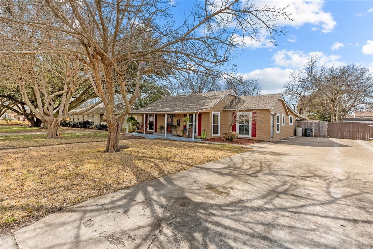 502 Bellevue Drive Cleburne TX 76033