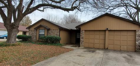2400 Redbrook Court Arlington TX 76014