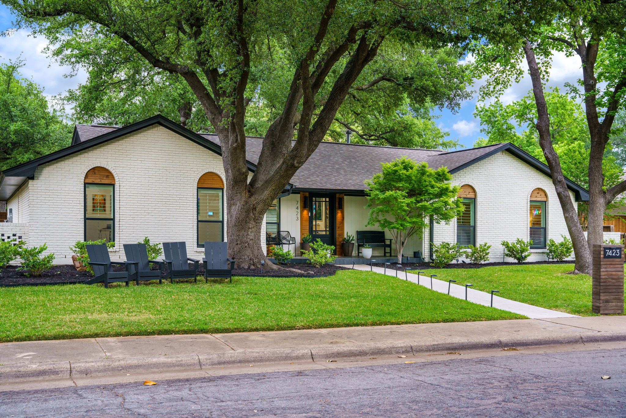 7423 Tangleglen Drive Dallas TX 75248