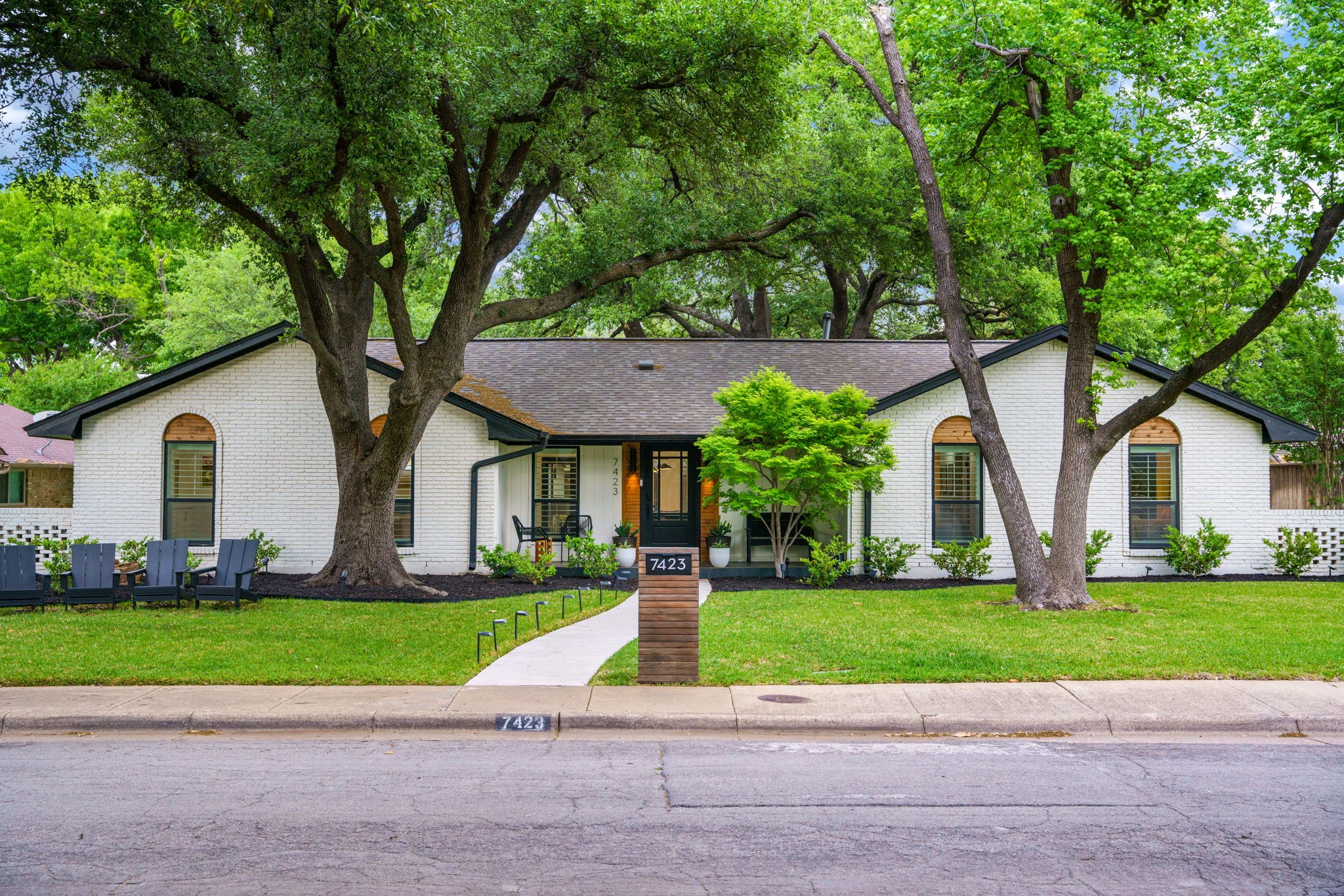 7423 Tangleglen Drive Dallas TX 75248