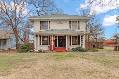 1102 N Main Street Bonham TX 75418