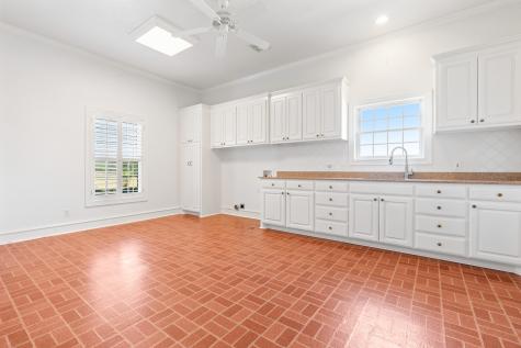 664 Fm 182 Clifton TX 76634