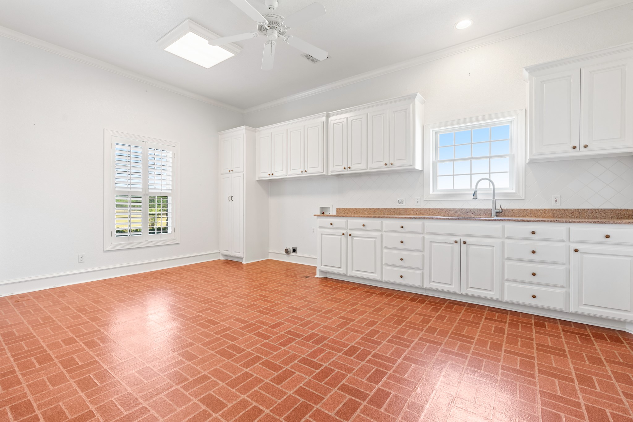 664 Fm 182 Clifton TX 76634