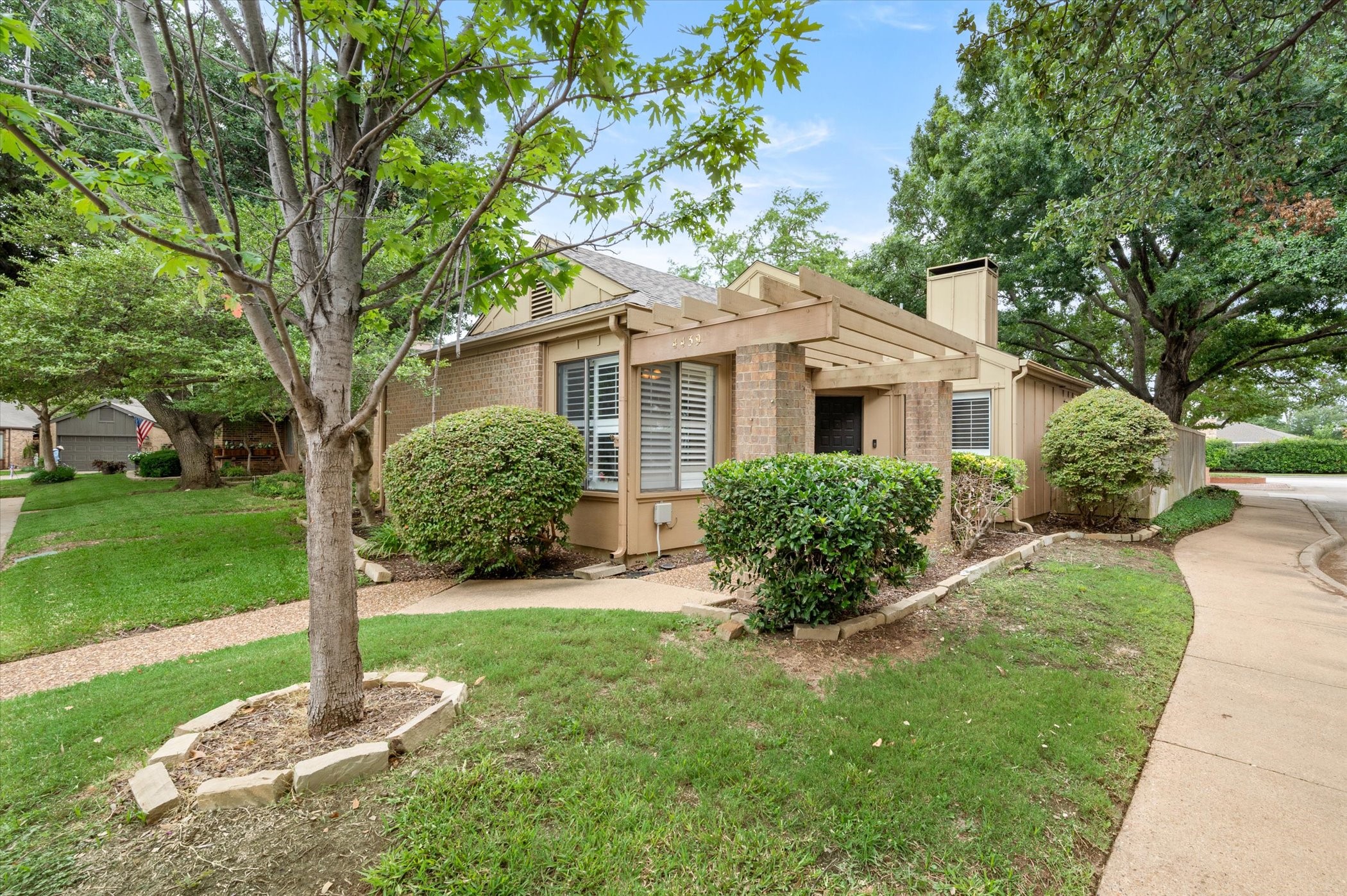 4439 Rosser Square Dallas TX 75244