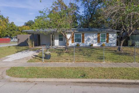 1001 Shawnee Trace Grand Prairie TX 75051