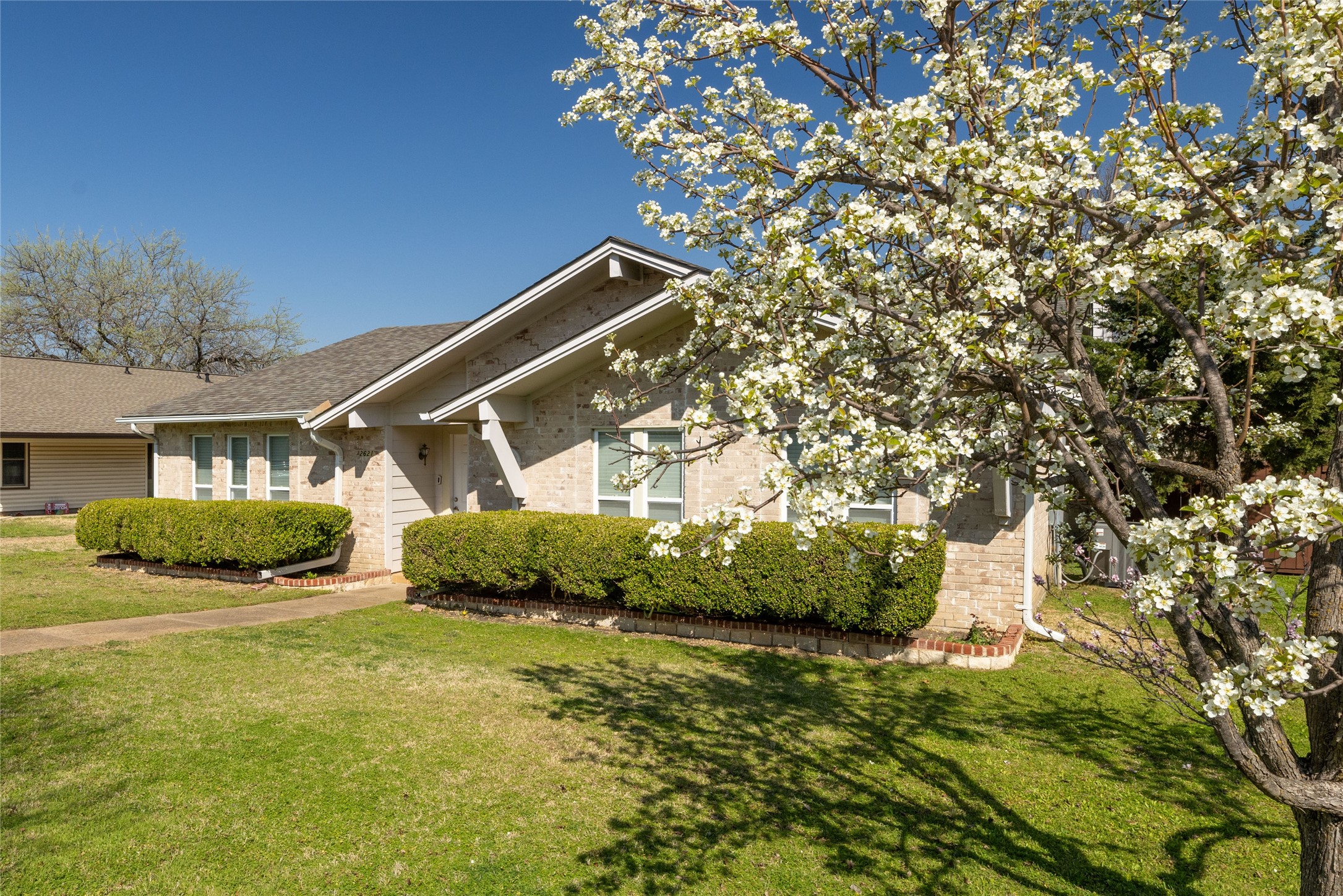 2621 Lemmontree Lane Plano TX 75074