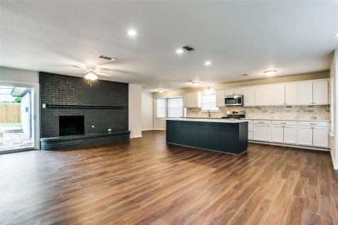773 Oakwood Avenue Hurst TX 76053