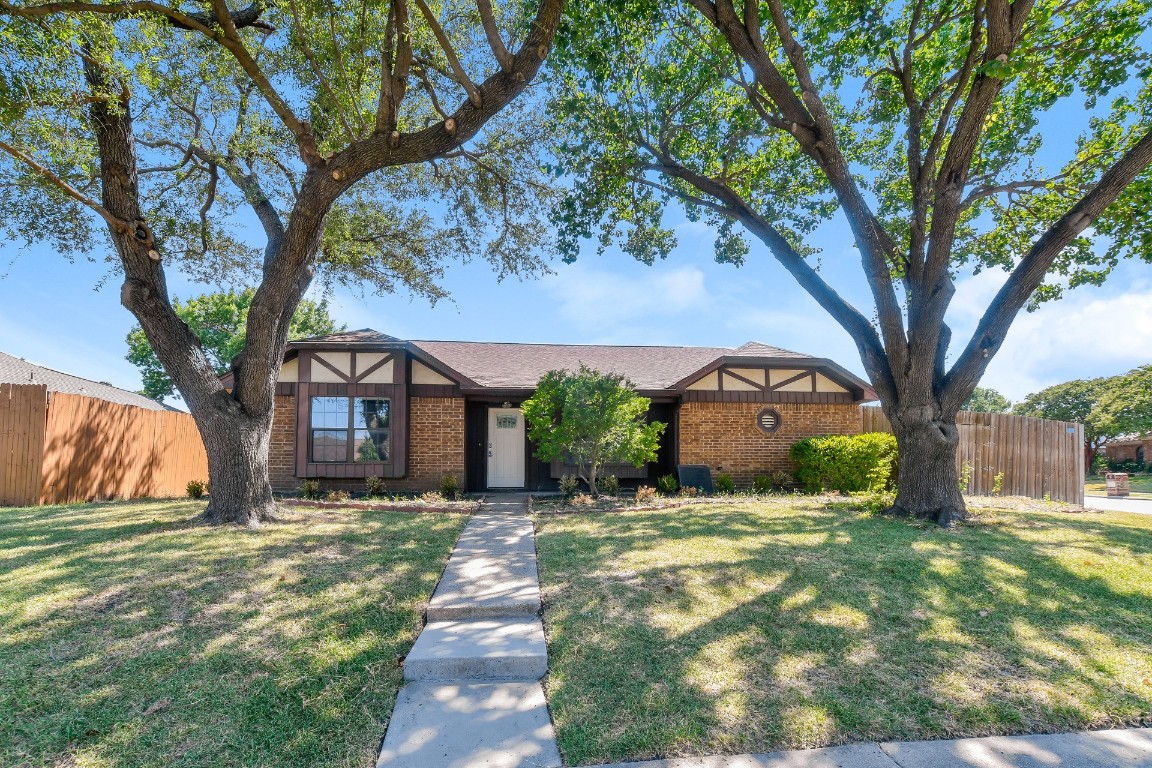 220 Apollo Road Garland TX 75040