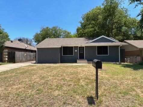 936 Yale Street River Oaks TX 76114