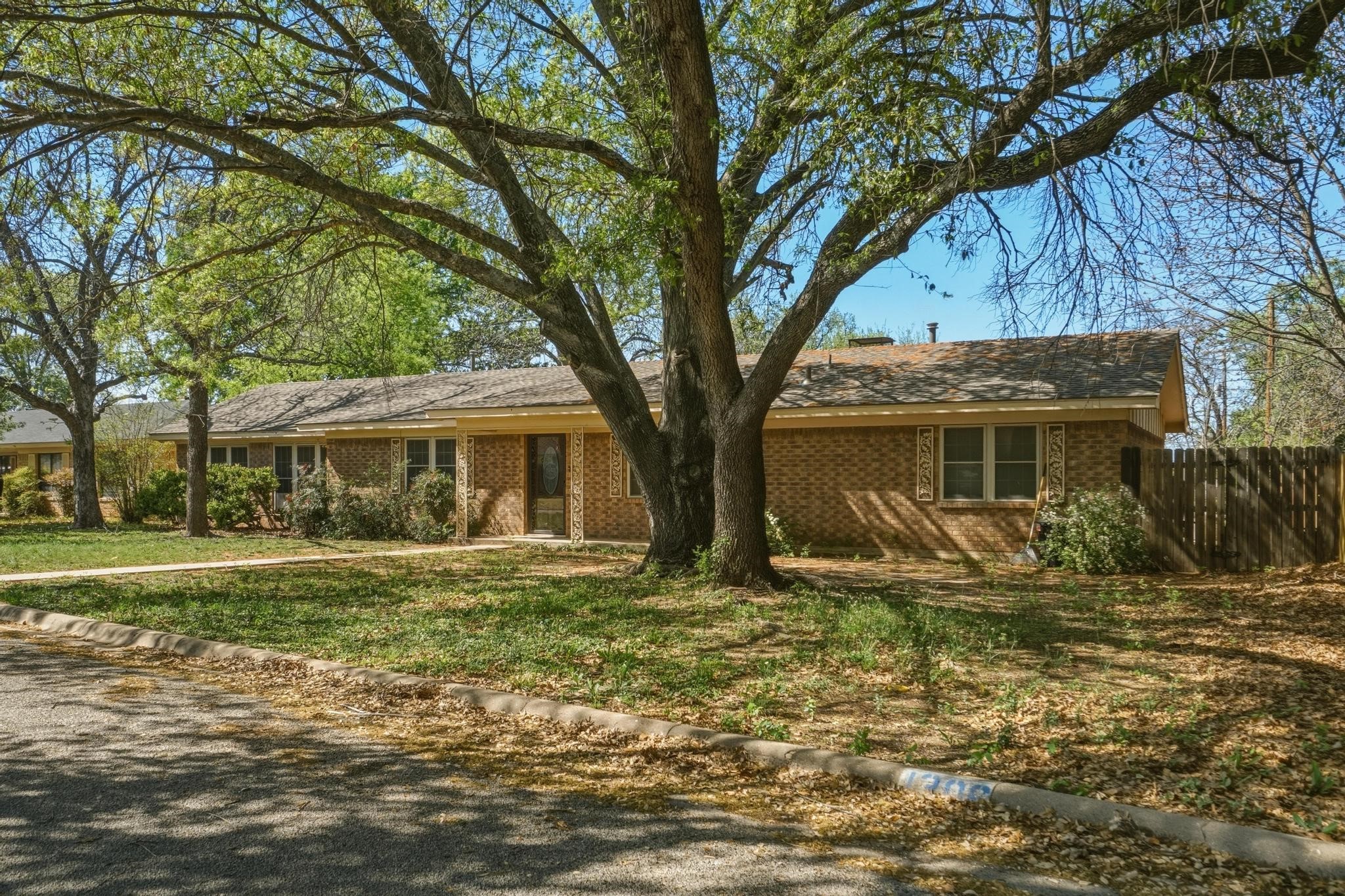 1306 Westhill Lane Coleman TX 76834