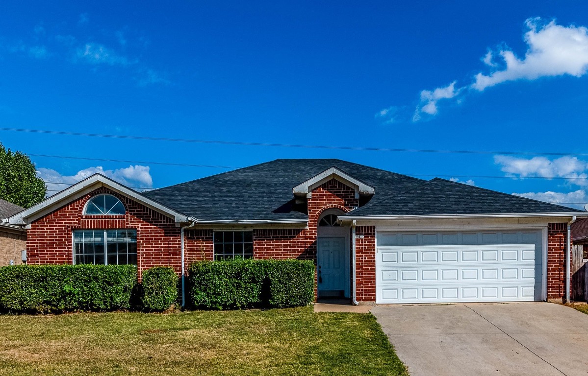 2203 Greensborough Lane Arlington TX 76001