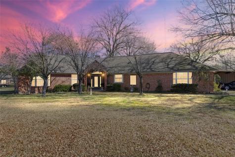 3135 Woodglen Drive Commerce TX 75428