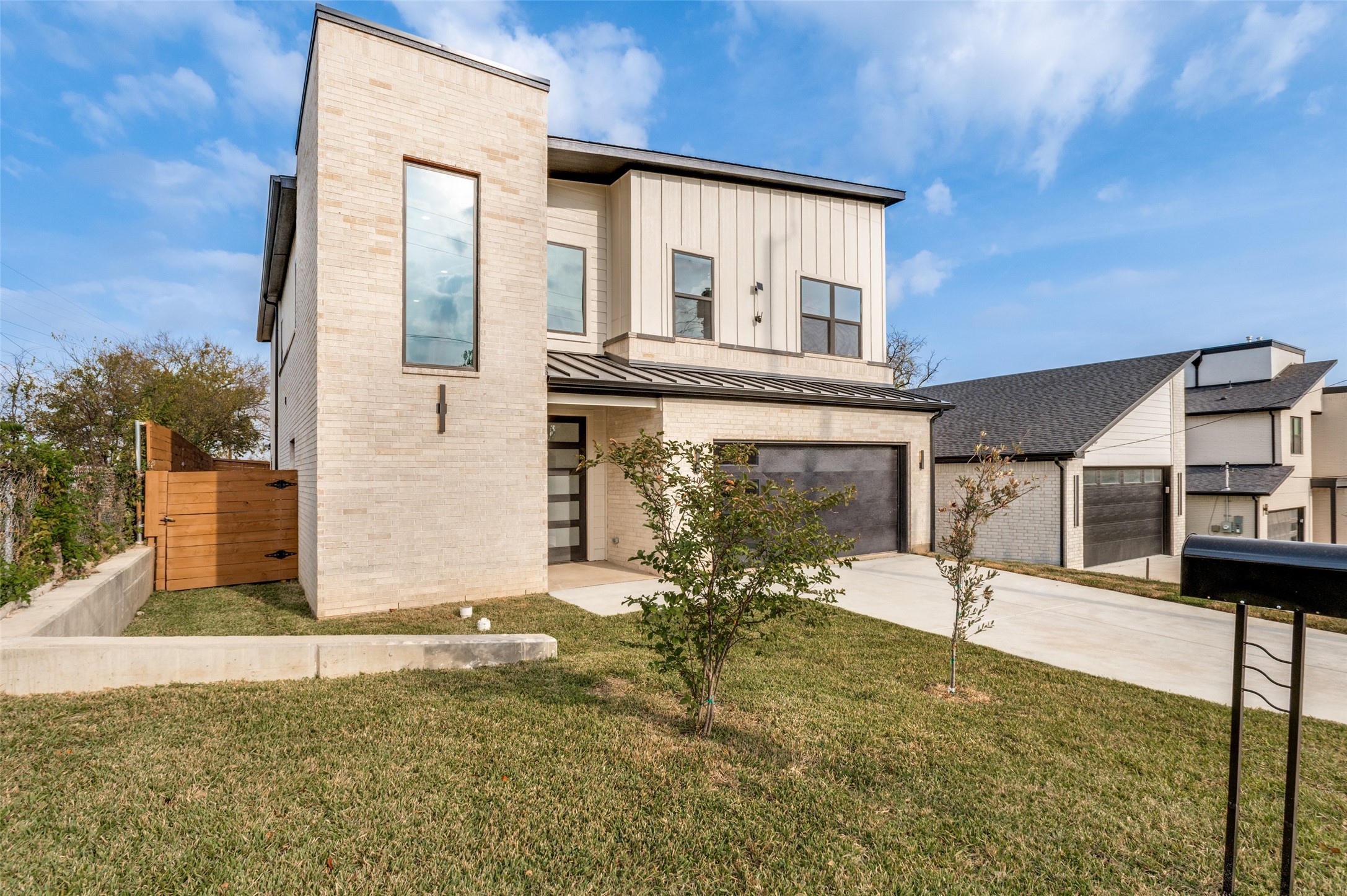 1409 Doyle Avenue Dallas TX 75203